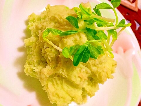 アボカドと大和芋のグリーンマッシュポテト